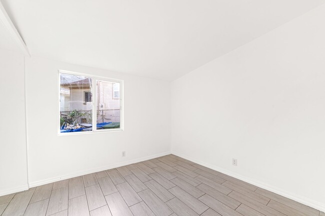 Building Photo - 1510 E Cesar E Chavez Ave