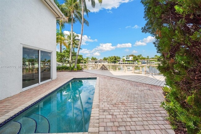 Building Photo - 1500 Shoreline Way