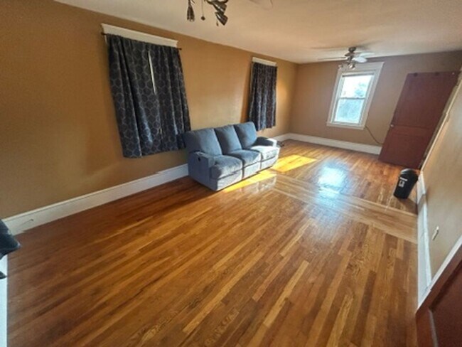 Building Photo - Alsace St #204 Manchester NH