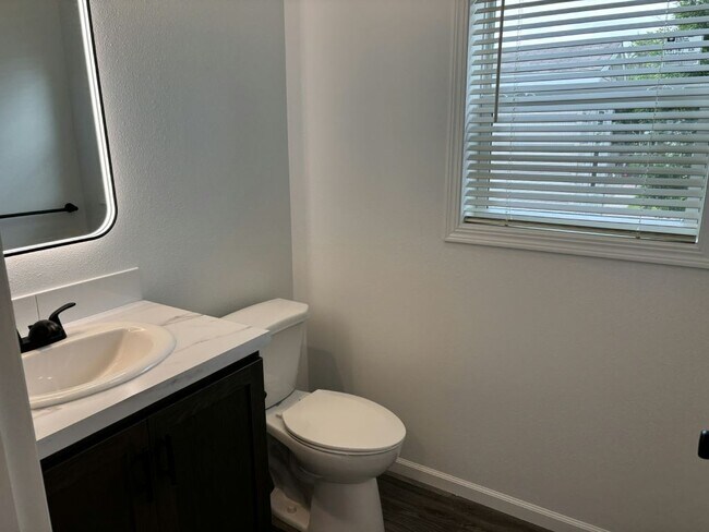 Building Photo - 490 Cimarron