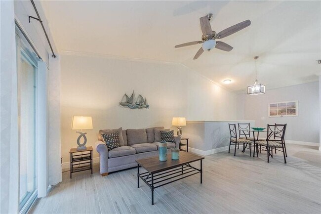 Spacious living area - 2352 57th Cir