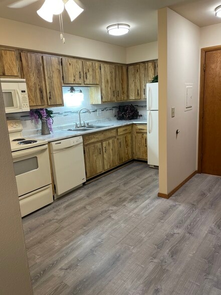 DISHWASHER - W151S7043 Cornell Cir
