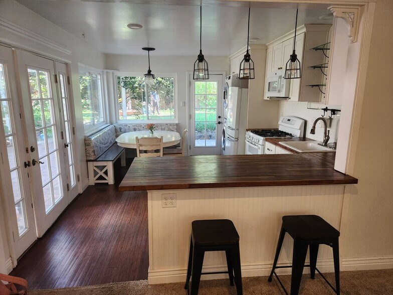 Building Photo - 4118 Cobblestone Dr