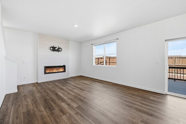 Building Photo - $2,695.95- 3 bed, 2.5 bath Home in Monument with Central AC and 2 Car Garage!