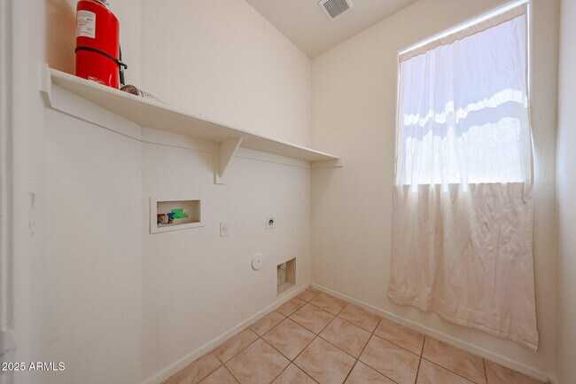 Building Photo - 16925 W Nottingham Way