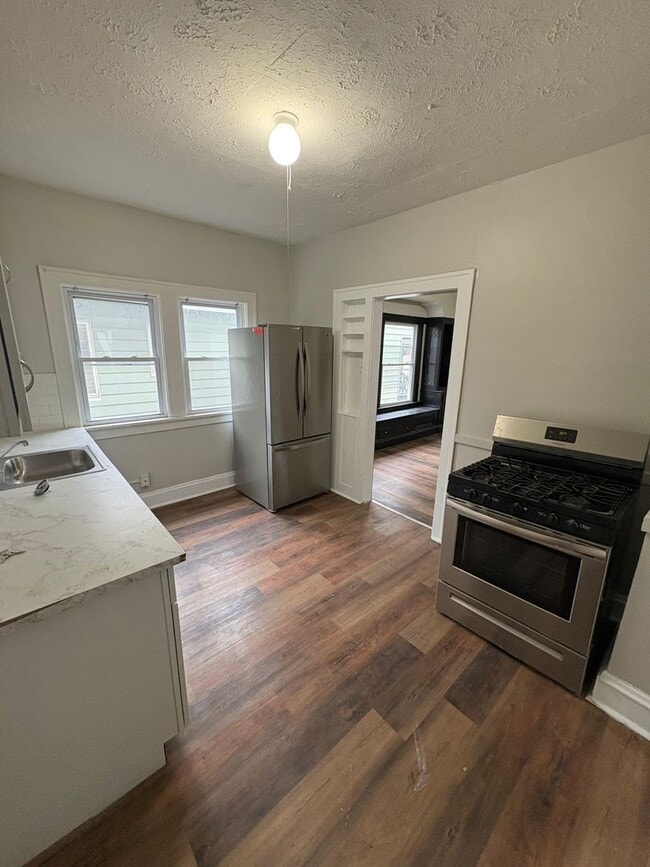 Building Photo - 15710 Corsica Ave