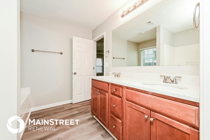 Building Photo - 520 Hansen Dr