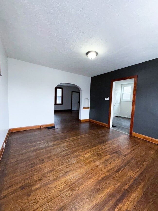 Building Photo - Charming 3BR Southern Orchards Home w/ Original Woodwork & Decorative Fireplace