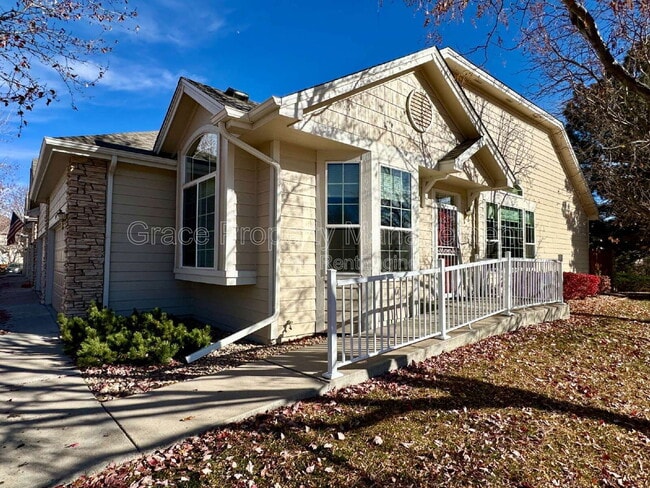 Building Photo - 9064 W Phillips Dr