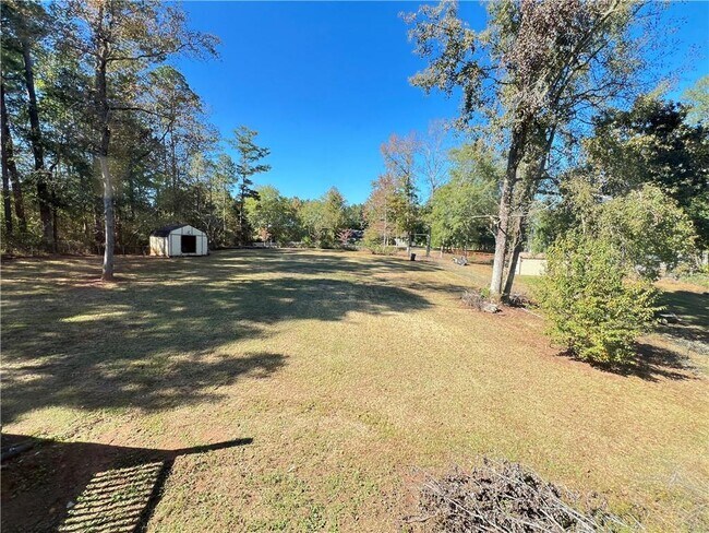 Building Photo - 550 Oglesby Bridge Rd SE