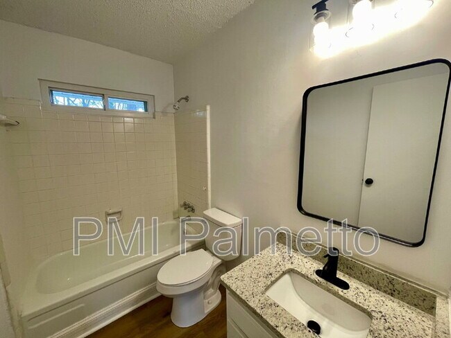 Building Photo - 1204 Grove Park Ln