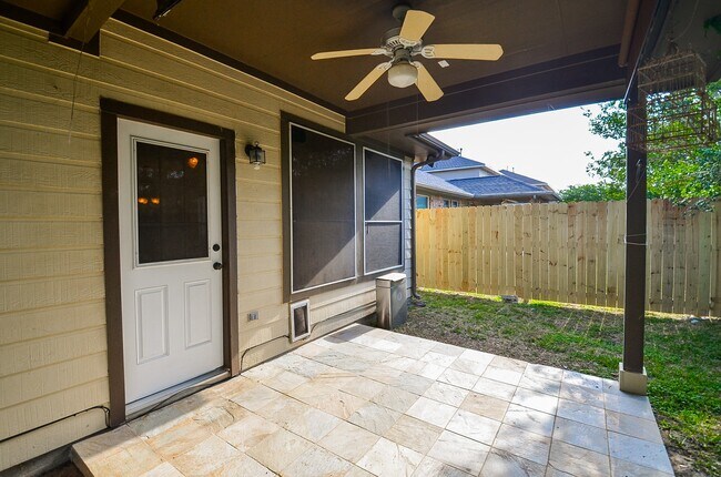 Building Photo - 20127 Jasper Oaks Dr