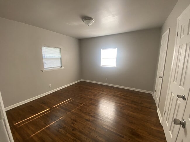 Building Photo - 4536 S Xenophon Ave