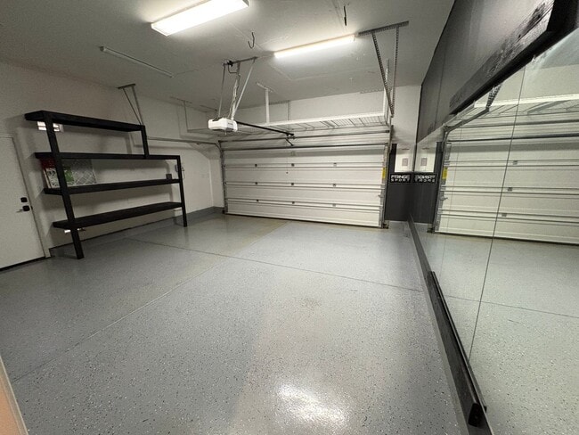 Building Photo - Charming! 3 Bedroom 2.5 Bath Single Family Home