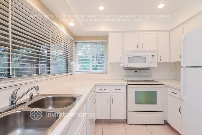 Building Photo - 503 Hillside Ct