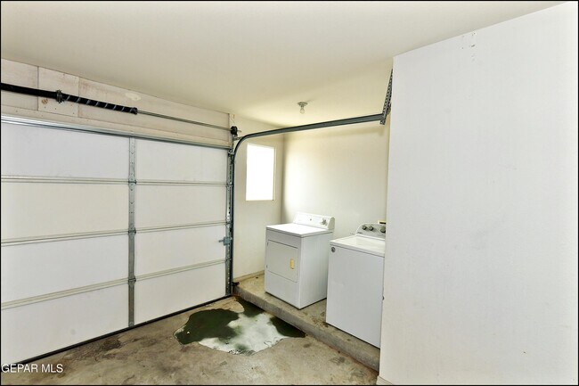 Building Photo - 872 Colbert Shapleigh Pl