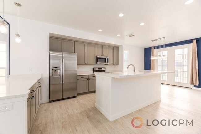 Building Photo - 10592 Redknife Dr