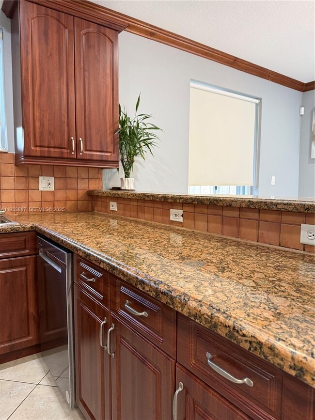 Building Photo - 1055 NE 85th St