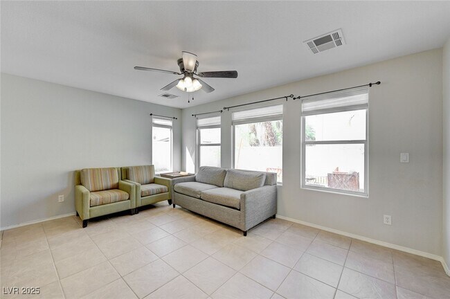 Building Photo - 2586 Begonia Valley Ave