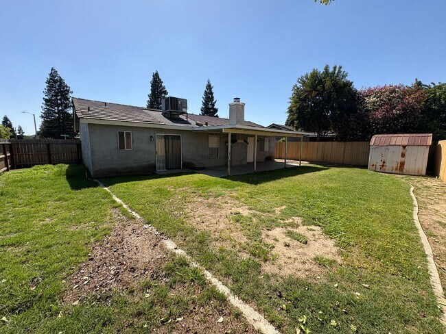 Building Photo - NW Visalia home available in a great neighborhood! available soon