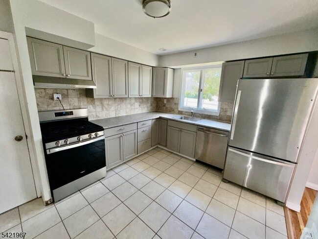 Building Photo - 25 Huck Rd