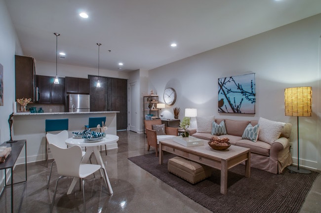 Building Photo - 210 30th Ave N