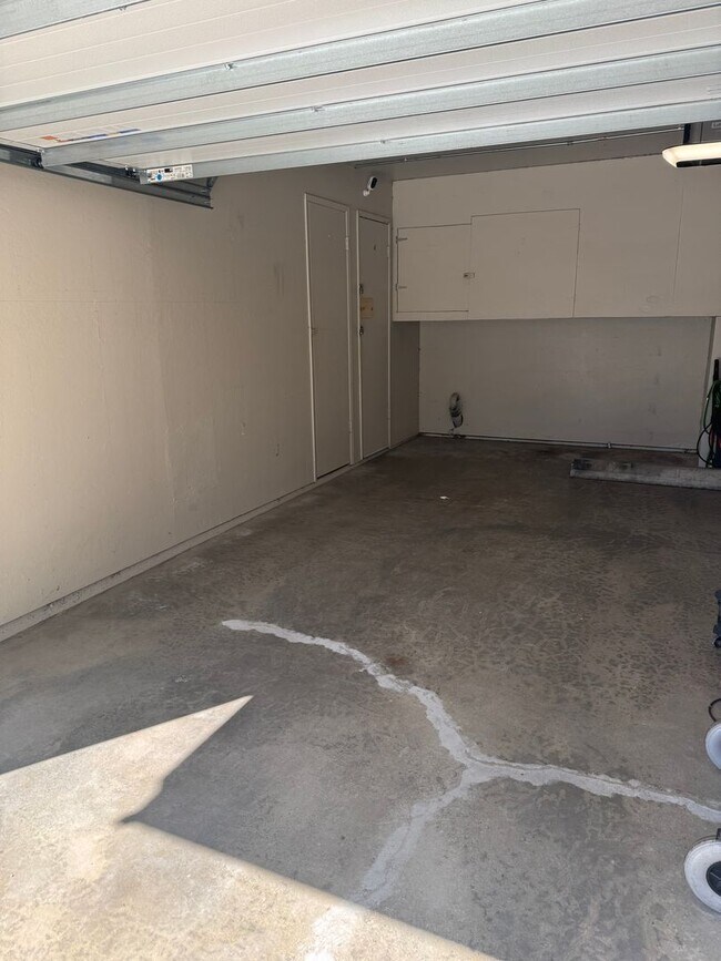 Building Photo - 2 Bedroom, 1 Bath in desirable neighborhood, Capitola