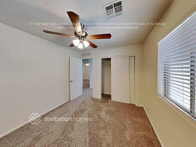 Building Photo - 43424 W Cowpath Rd