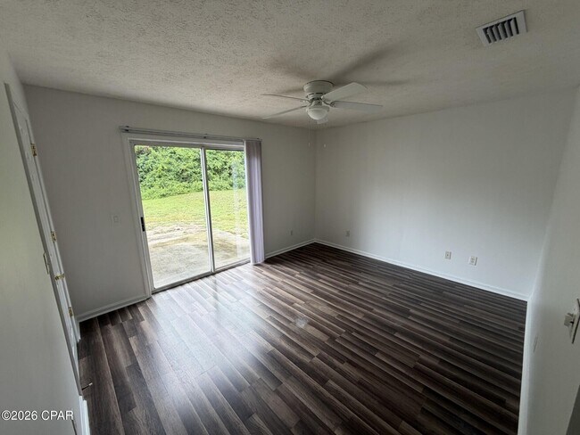 Building Photo - 2613 Lagoon Knoll Dr