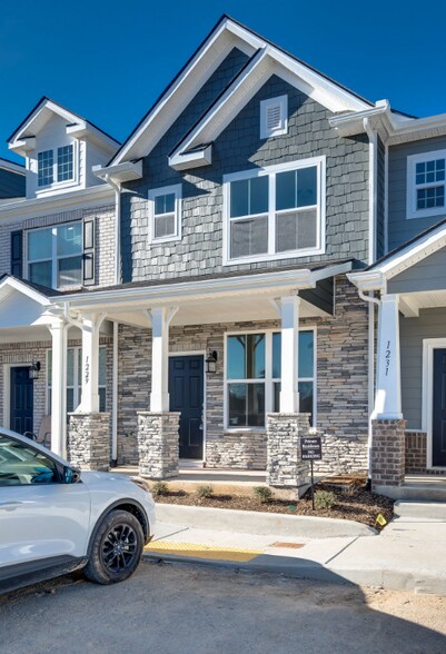 Building Photo - 1229 Hope Village Way
