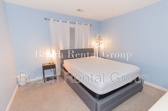 Building Photo - 4109 Pinehurst Cir