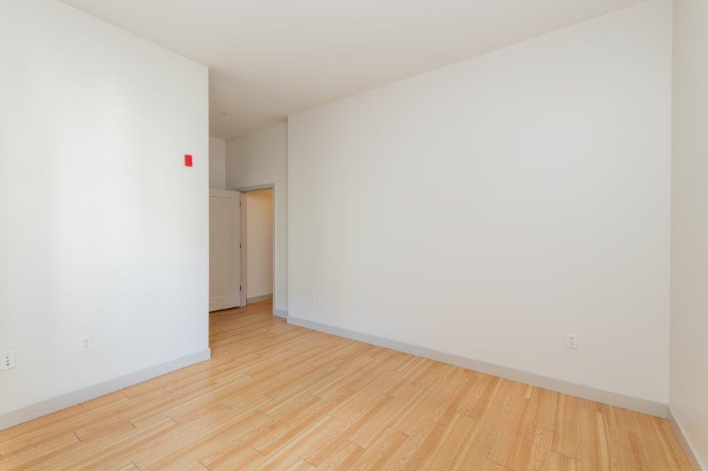 Building Photo - 320 D St
