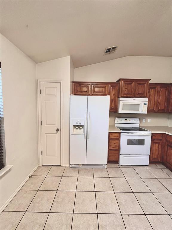 Building Photo - 2821 Edgemere Dr