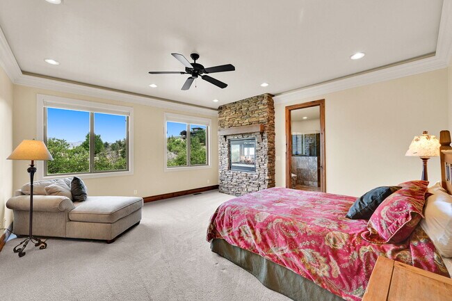 Building Photo - 3573 N Elkview Dr