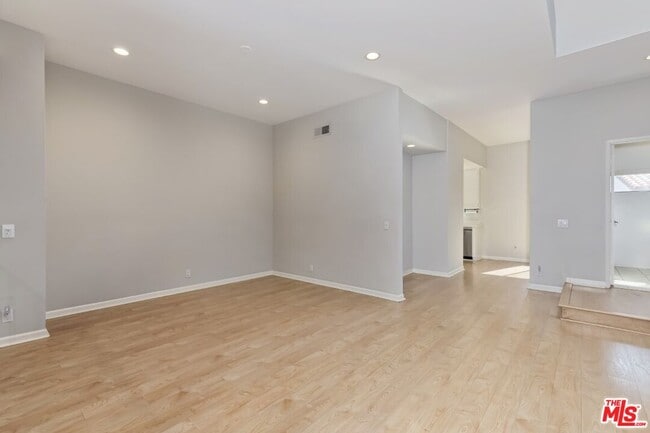 Building Photo - 1560 Michael Ln