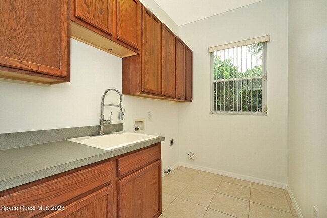 Building Photo - 1521 Wilmington Dr