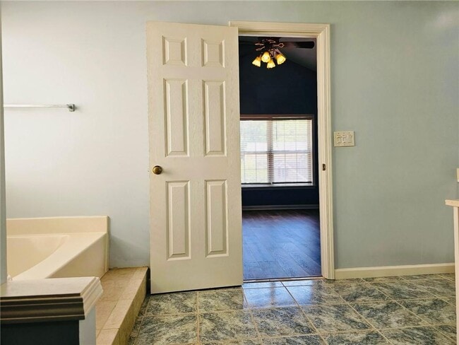 Building Photo - 3229 Davenport Park Ln