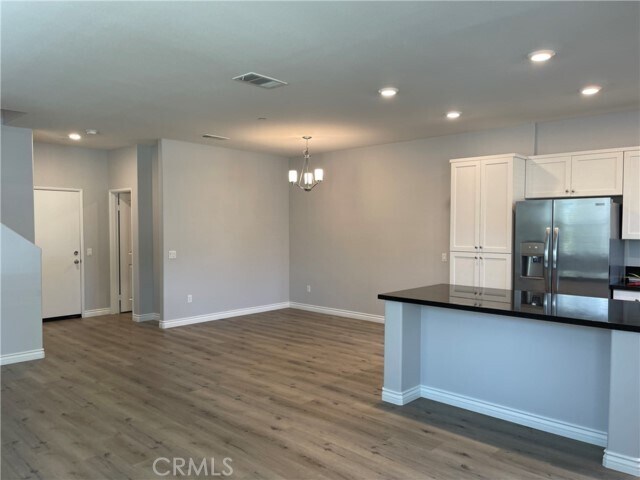 Building Photo - 2142 Lavender Ln