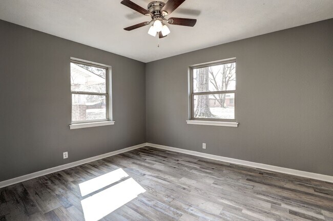 Building Photo - 3 Bedroom 1.5 Bath House for Rent