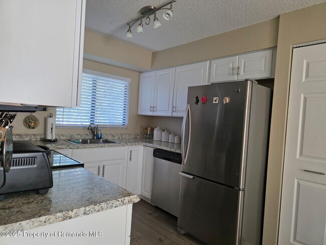 Building Photo - 9478 Nakoma Way