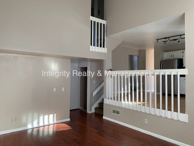 Building Photo - 5605 E Prescott Ave