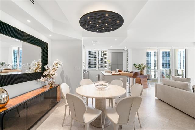 Building Photo - 801 Brickell Key Blvd