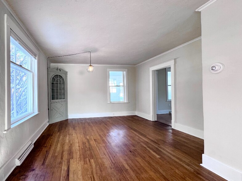 Building Photo - 7 E Curtiss St