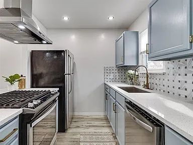 Building Photo - Modern Comfort in Every Square Foot