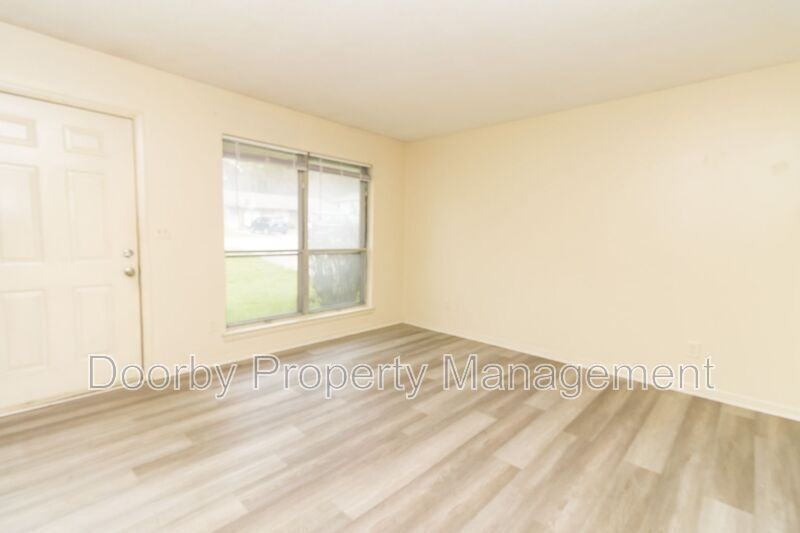 Building Photo - 7833 Basswood Ln