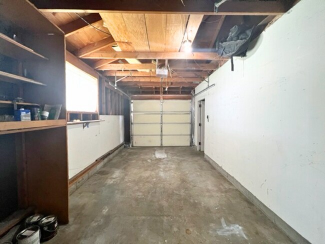 Building Photo - 3006 Bella~Great North End Home!