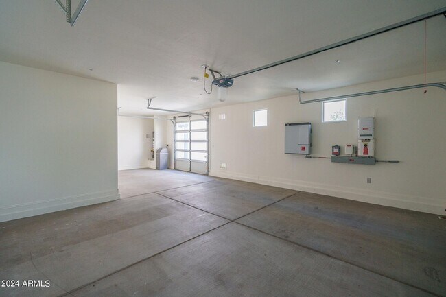 Building Photo - 1627 N 208th Ave