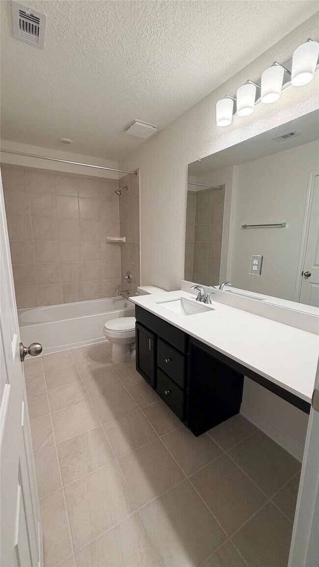 Building Photo - 2800 Cordova Hl Dr