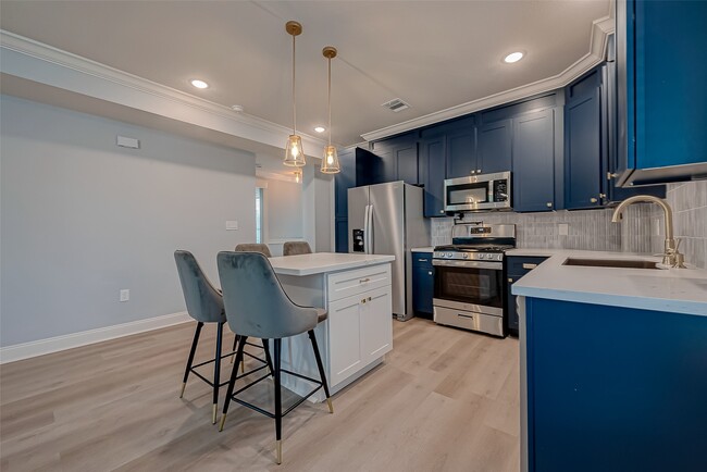 Building Photo - 1110 Avenue K Ave