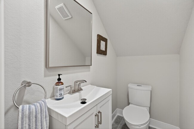 Building Photo - 90 Birch Canoe Dr